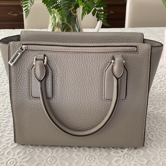 Michael Kors - Selby Large Leather Satchel - Picture 6 of 8